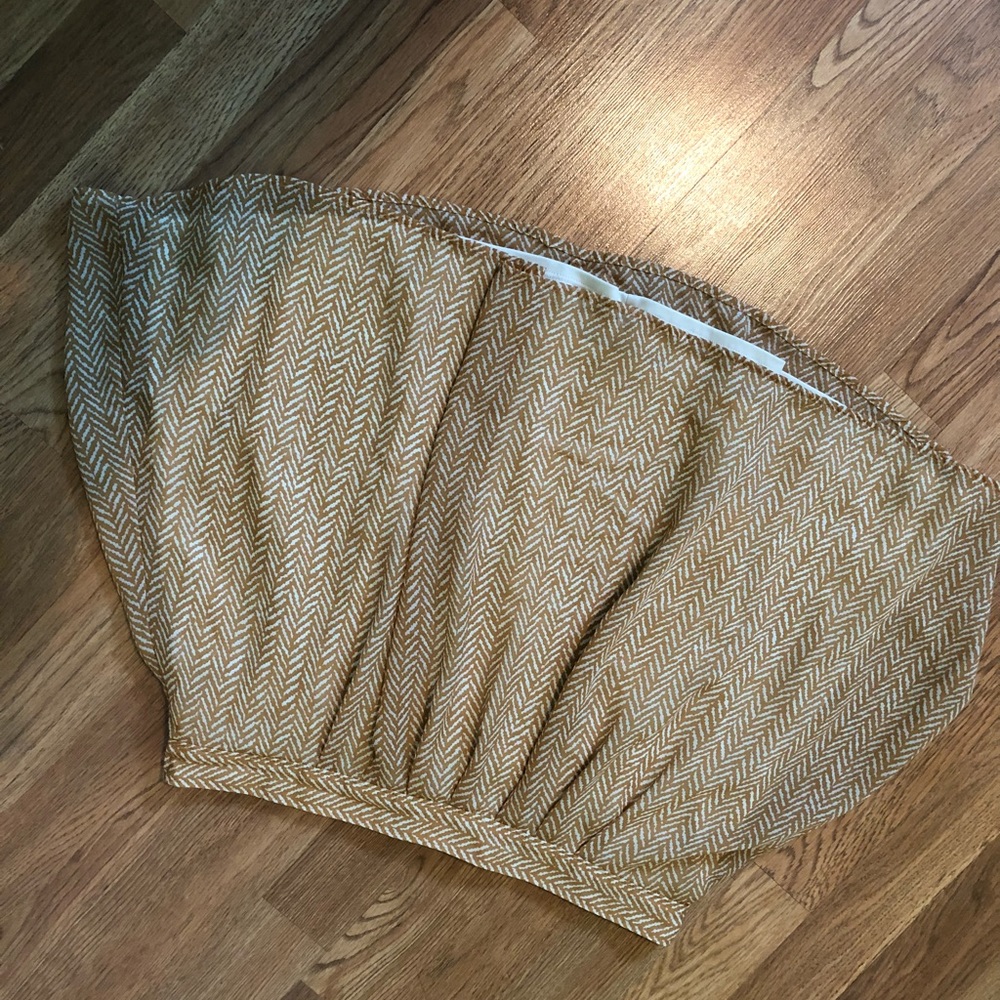 Adorable brown & white printed skirt